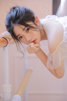 脱了老师裙子猛烈进入